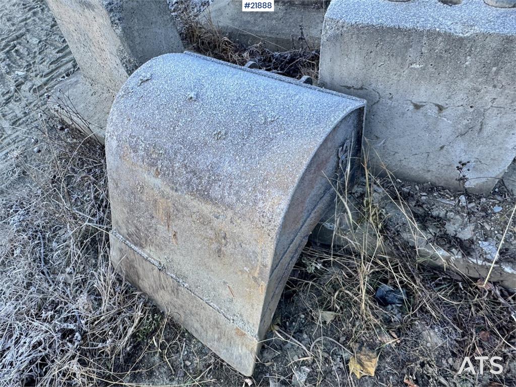 Kobelco SK55SRX-6 with Rototilt and 3 buckets. 2330 hours!