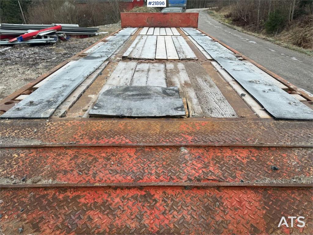 NC 3-axle machine trailer