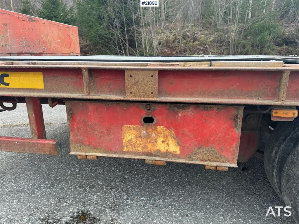 NC 3-axle machine trailer