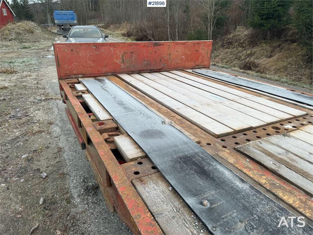 NC 3-axle machine trailer