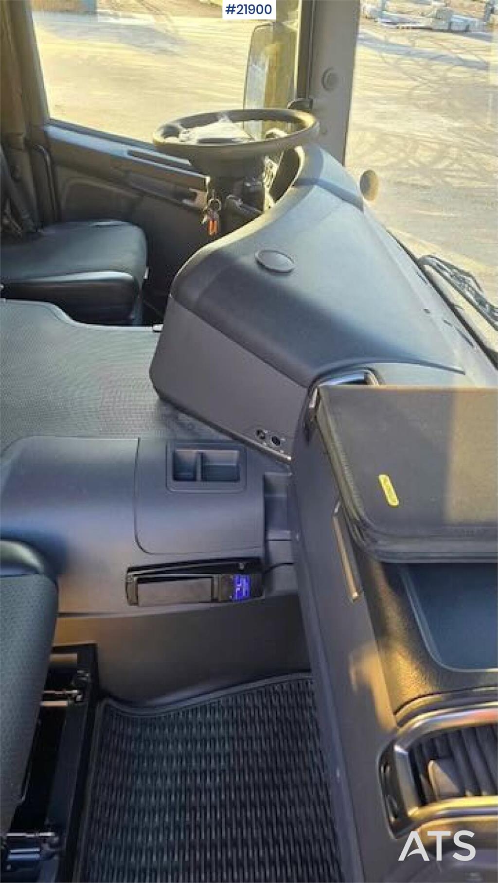 Scania P400 crane truck w/ 2017 Palfinger PK-19.001 crane