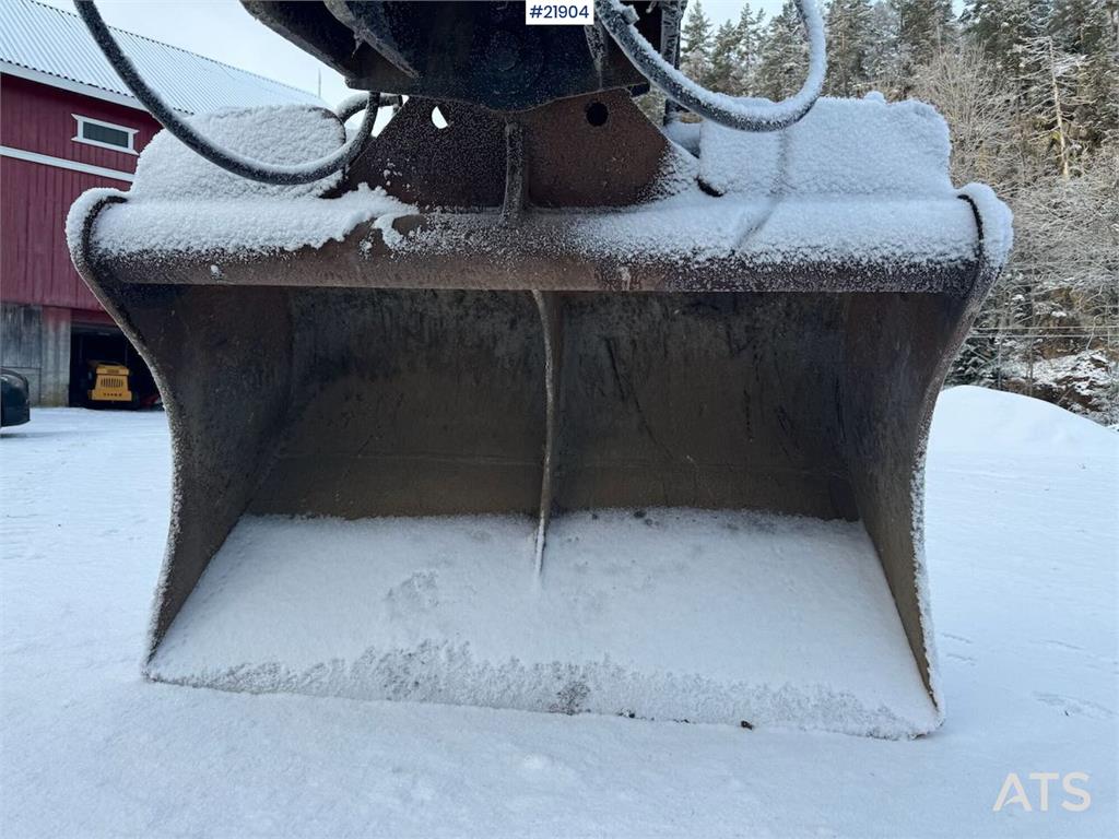 CASE CX210 Tracked Excavator w/ Tilt and Grading Bucket