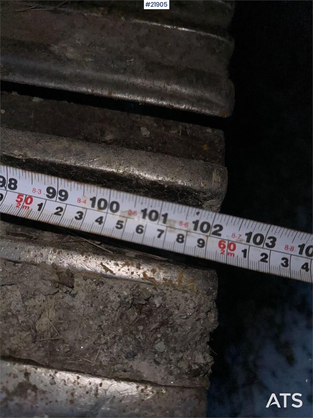 Doosan DX140LC tracked excavator with Engcon tilt and 2 b