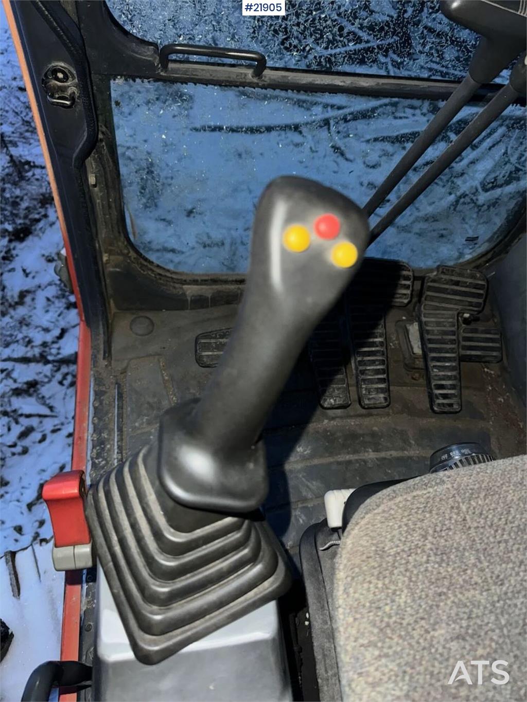 Doosan DX140LC tracked excavator with Engcon tilt and 2 b