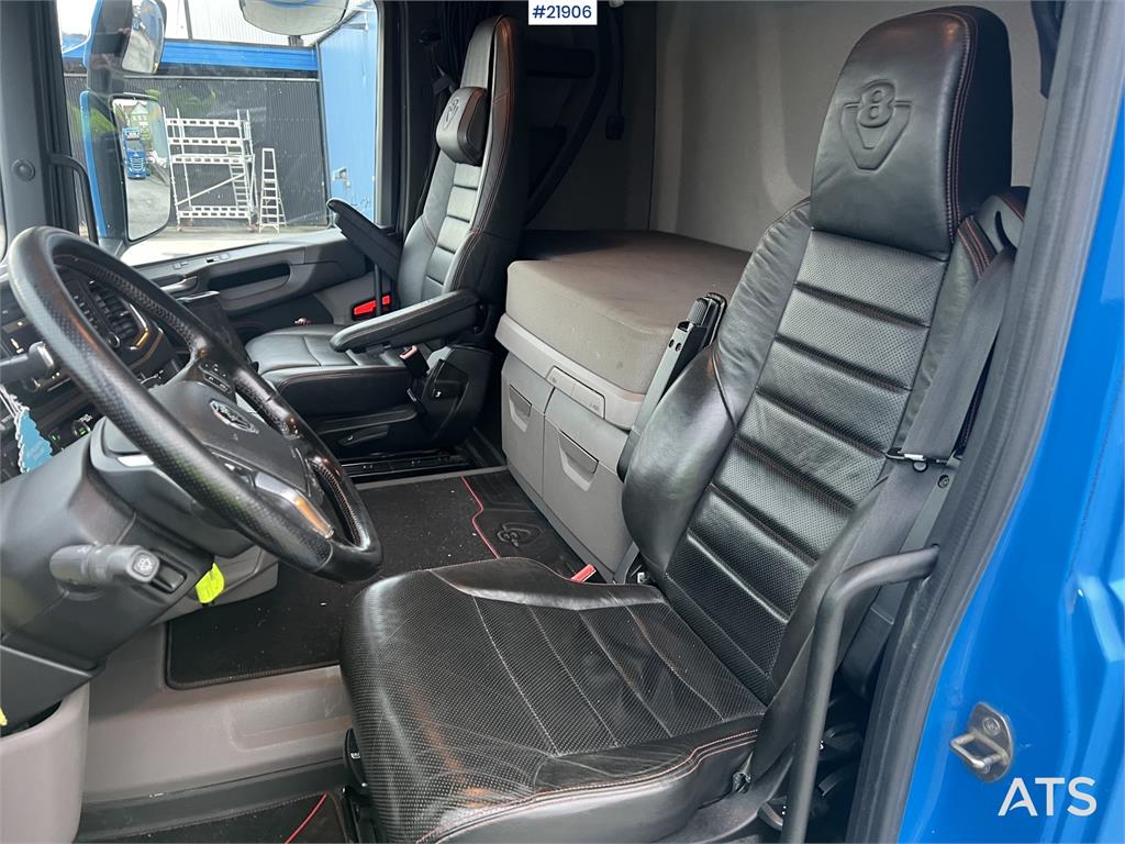 Scania R580 8x2 crane truck w/ 95t/m hmf crane, jib, winc