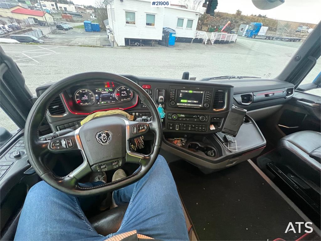 Scania R580 8x2 crane truck w/ 95t/m hmf crane, jib, winc