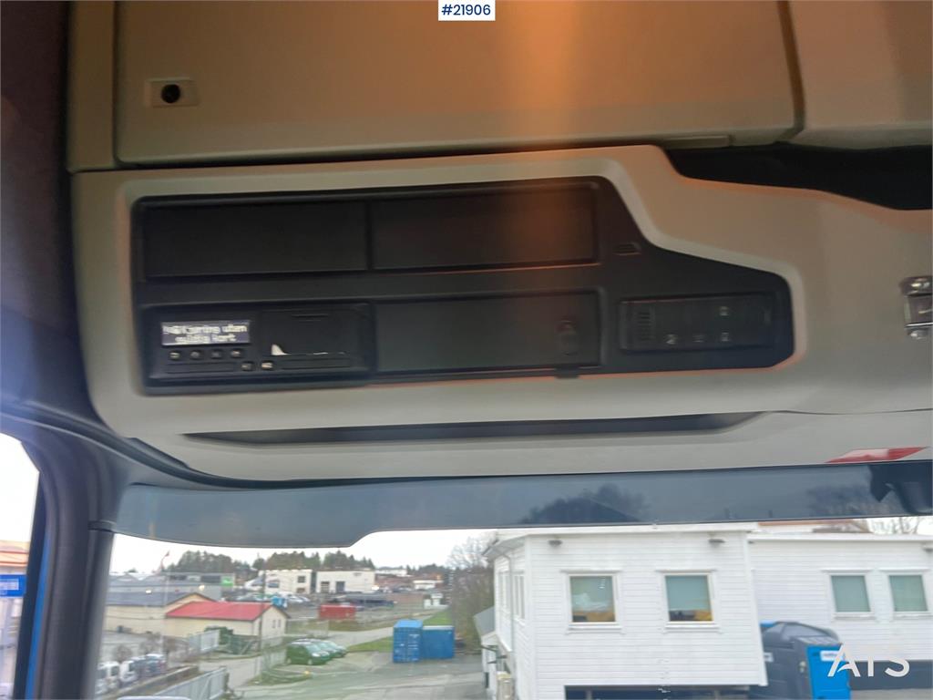 Scania R580 8x2 crane truck w/ 95t/m hmf crane, jib, winc