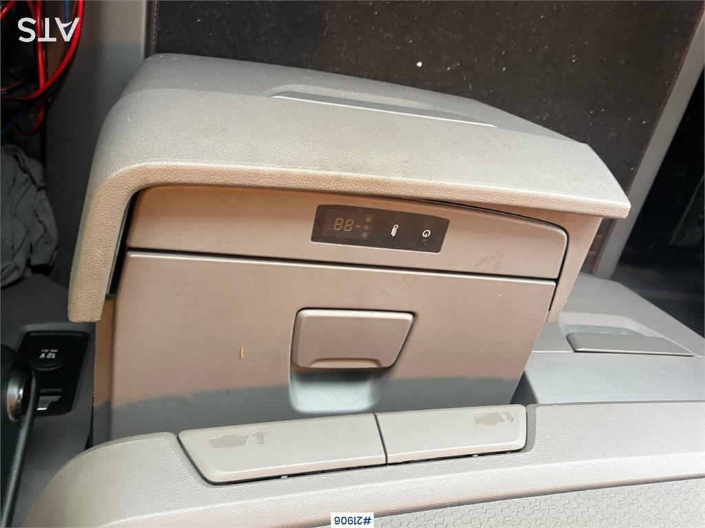 Scania R580 8x2 crane truck w/ 95t/m hmf crane, jib, winc