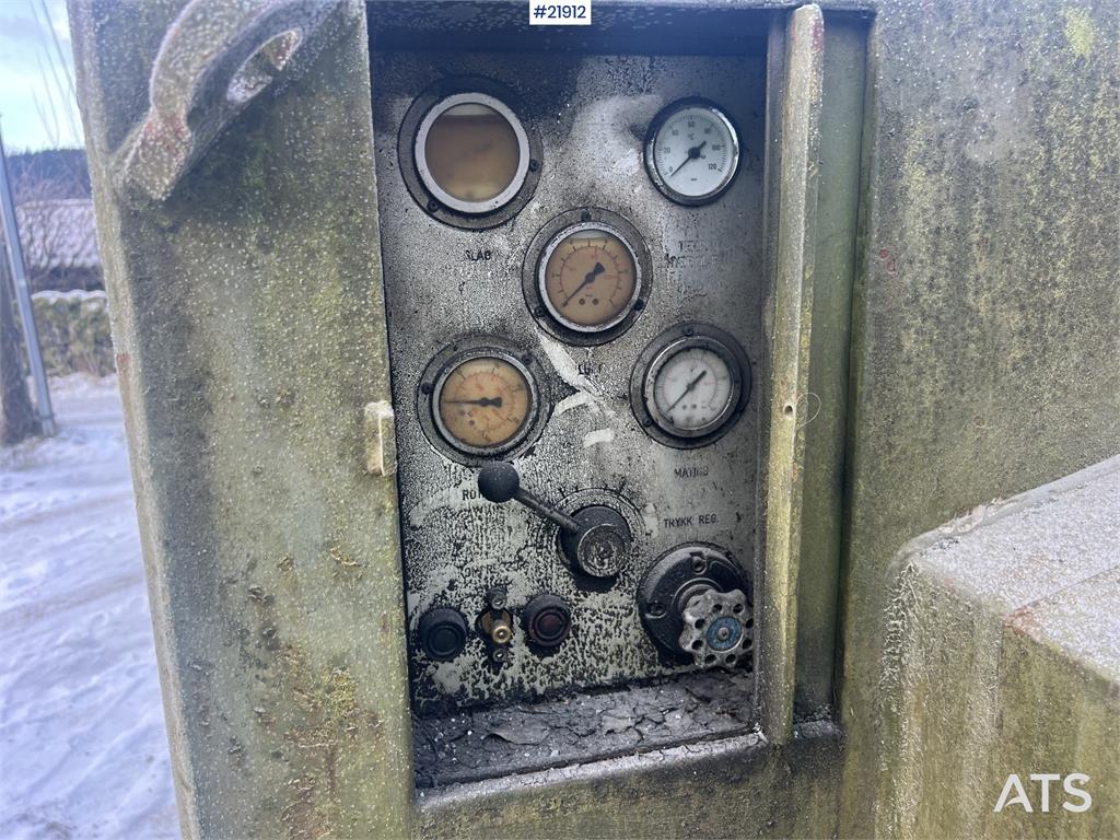 Nemek 503 TXI drilling rig w/ low hours for age