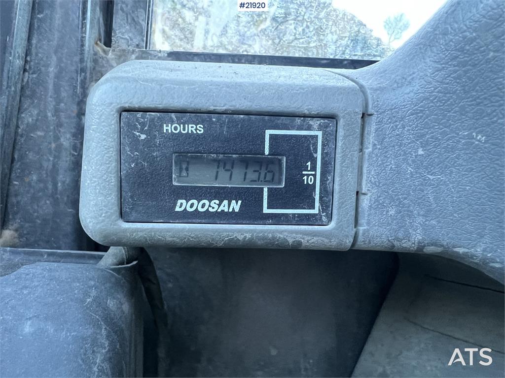 Doosan DX62R-3 excavator w/ rototilt, sanding bucket and