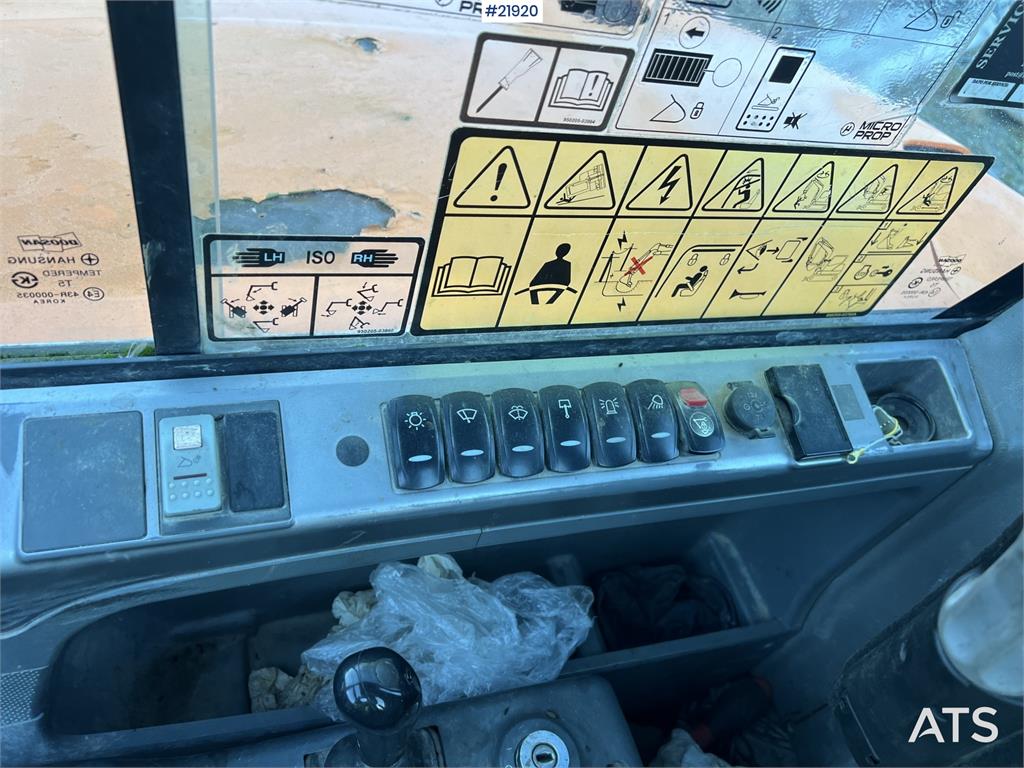 Doosan DX62R-3 excavator w/ rototilt, sanding bucket and