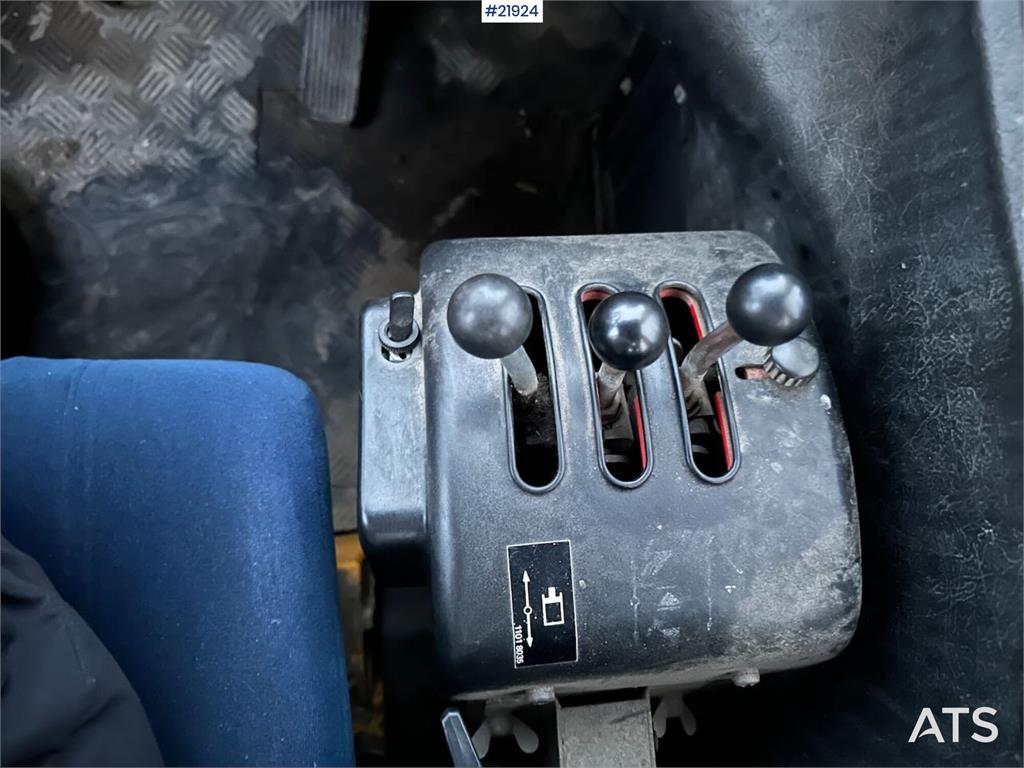 Volvo L70 Wheel Loader with Folding Wing Bucket, Pallet