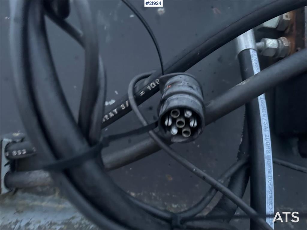 Volvo L70 Wheel Loader with Folding Wing Bucket, Pallet