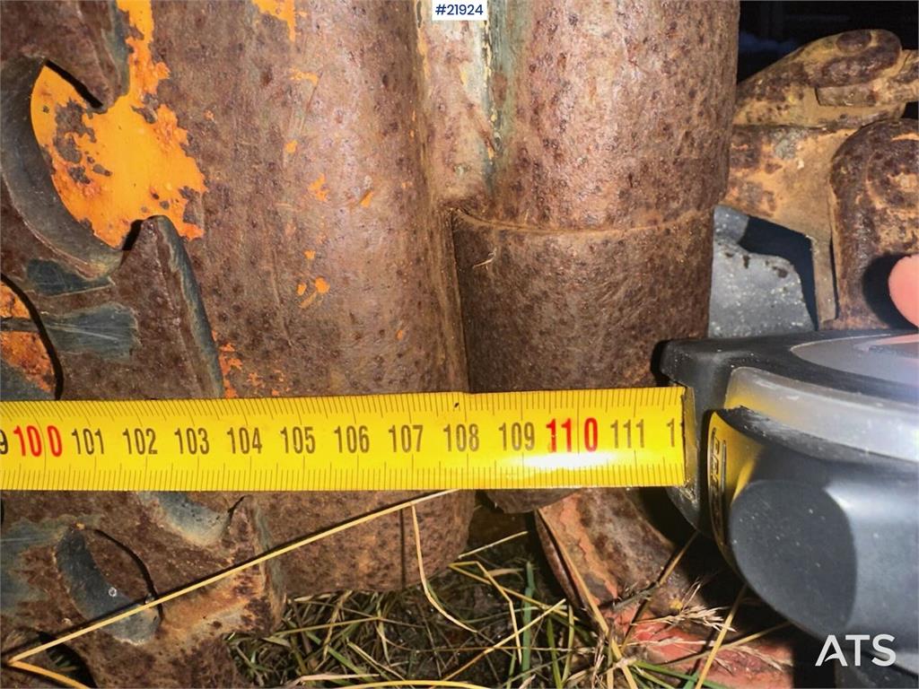 Volvo L70 Wheel Loader with Folding Wing Bucket, Pallet