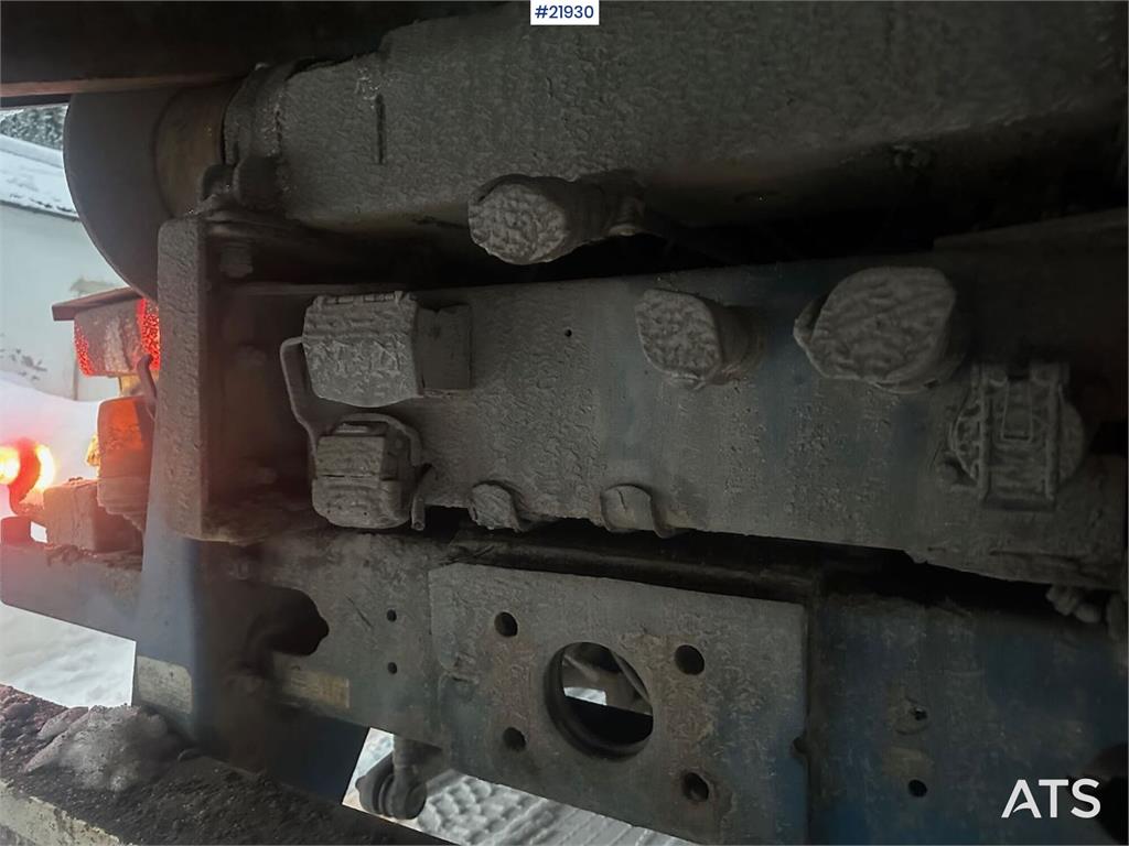 Volvo FH12 snow-plow equipped hook truck with flatbed –