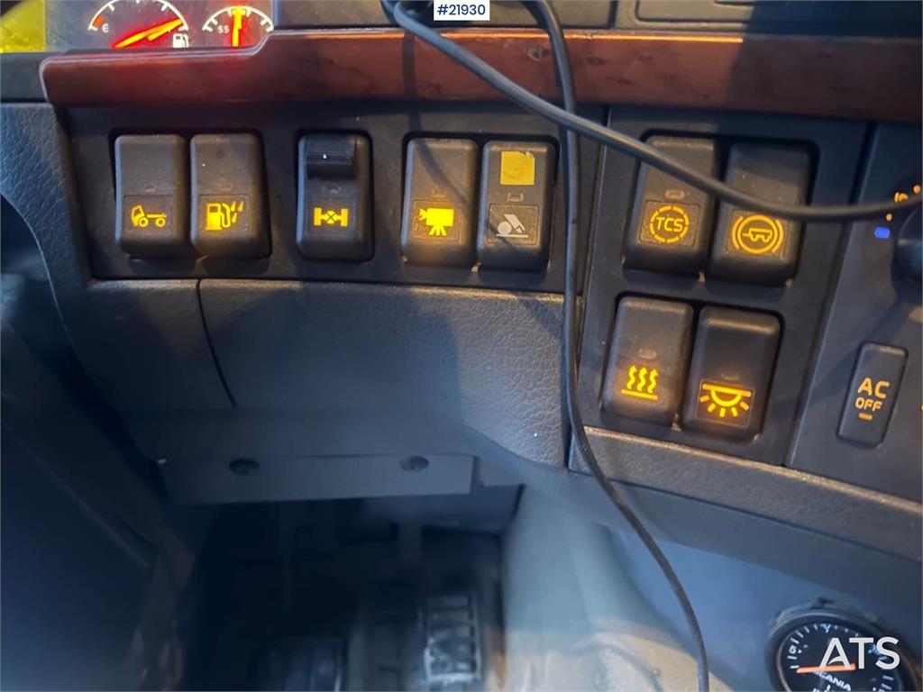 Volvo FH12 snow-plow equipped hook truck with flatbed –