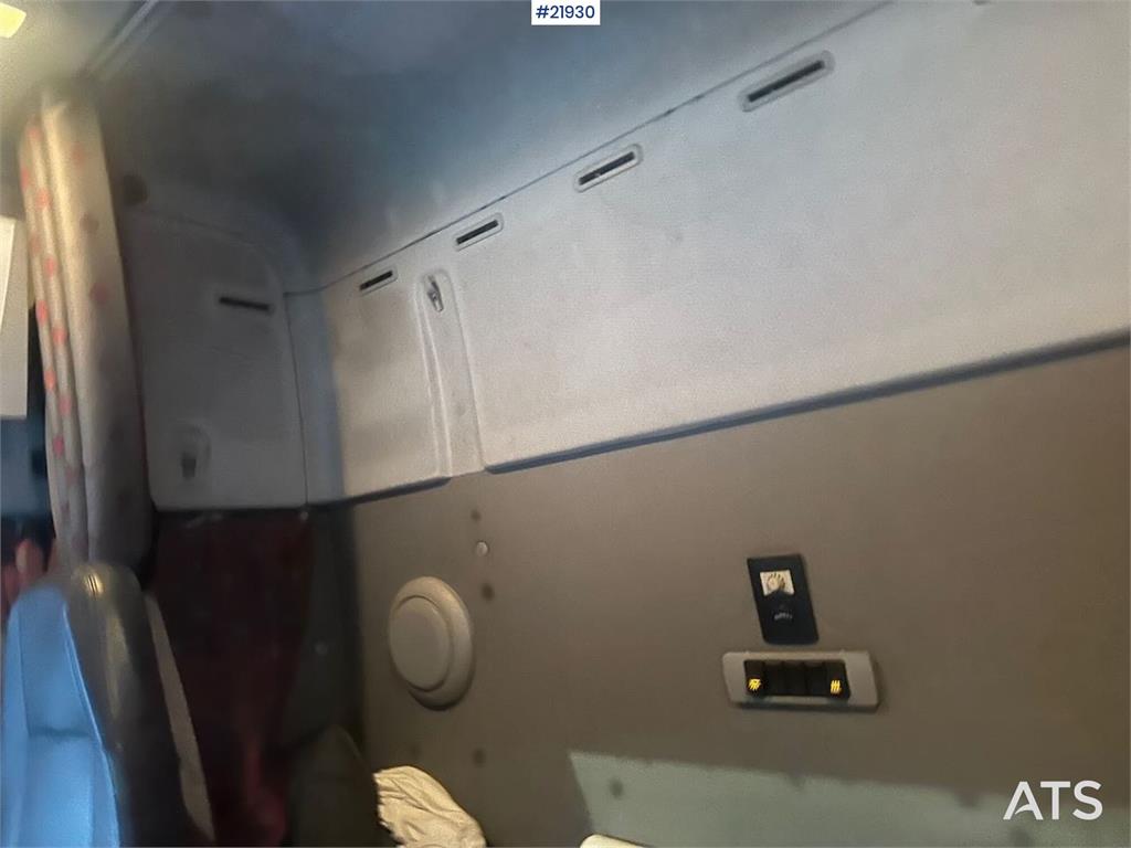 Volvo FH12 snow-plow equipped hook truck with flatbed –