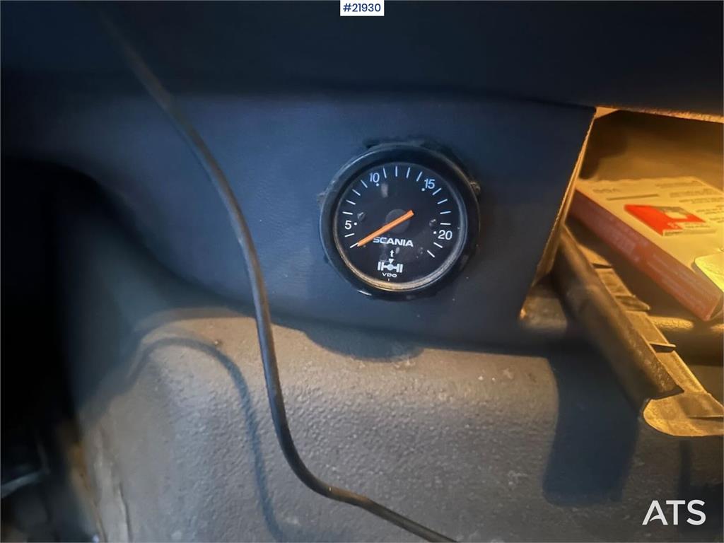 Volvo FH12 snow-plow equipped hook truck with flatbed –