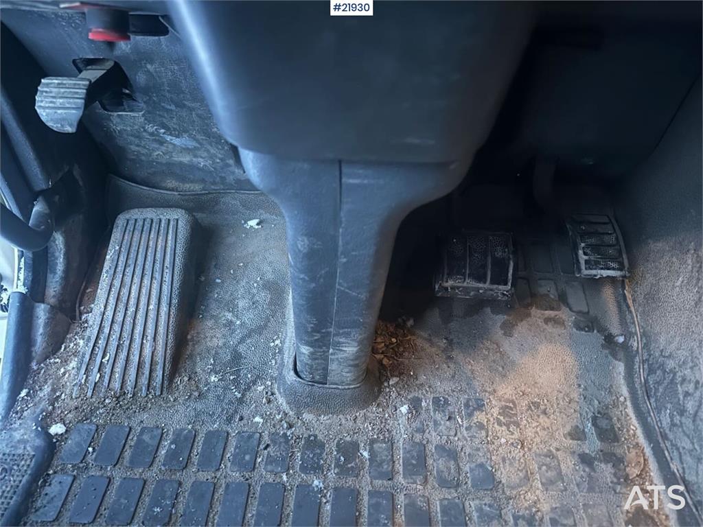 Volvo FH12 snow-plow equipped hook truck with flatbed –