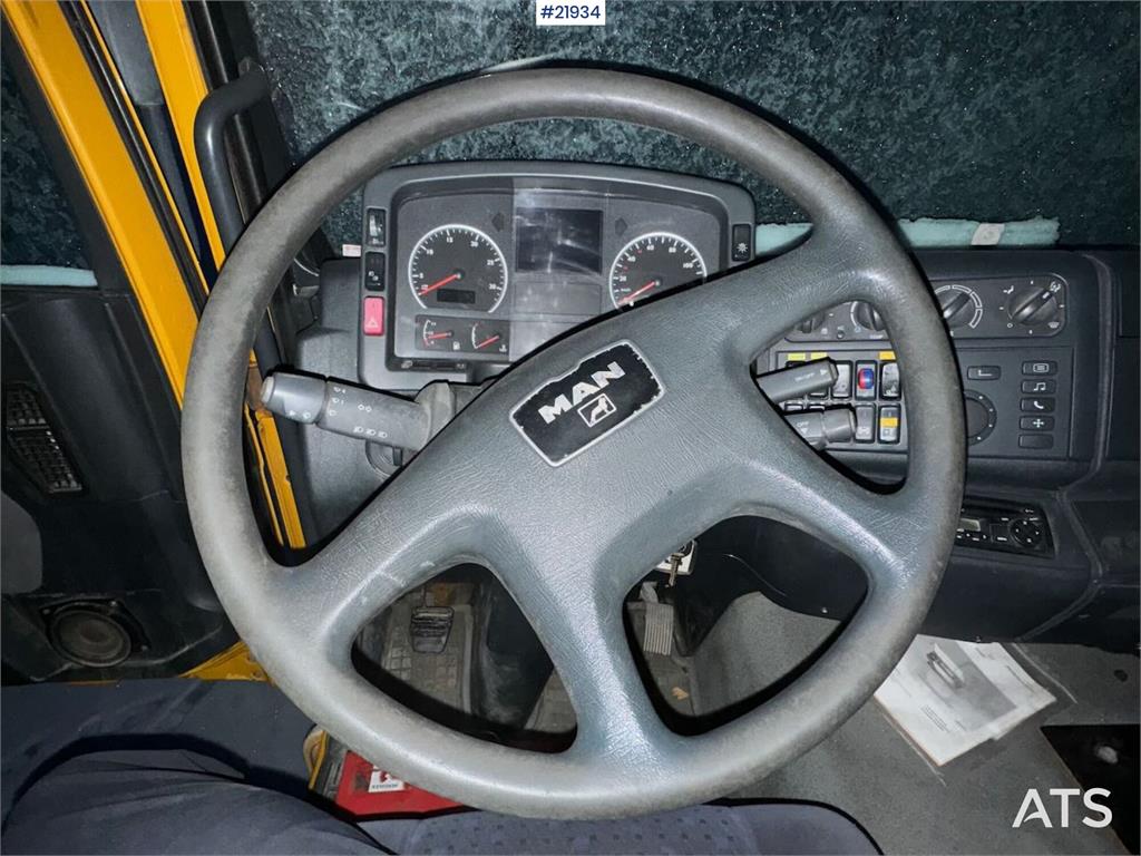 MAN TGA 28.410 6x2 Snowplow-Equipped Tipper Truck – Re