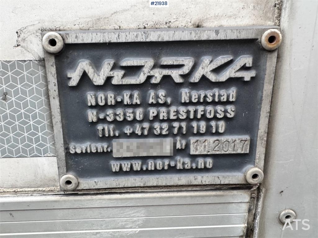 Mercedes-Benz Atego 1023 box car