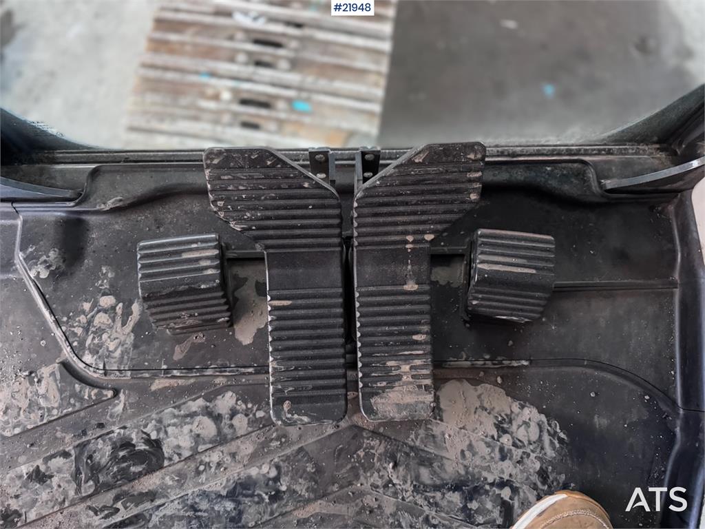 Kobelco SK270 SRLC-5E w/ Bucket and GPS. Certified!