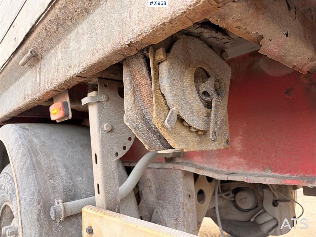 Tyllis L3 3-axle flatbed semi-trailer with side boards Re