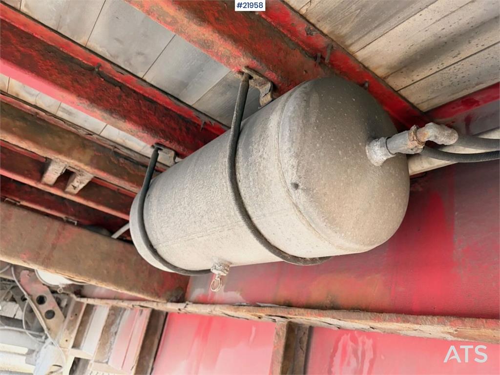 Tyllis L3 3-axle flatbed semi-trailer with side boards Re