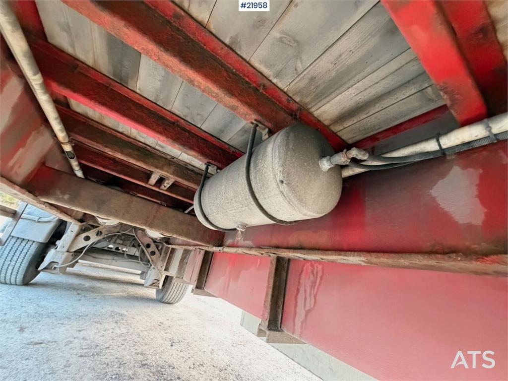 Tyllis L3 3-axle flatbed semi-trailer with side boards Re