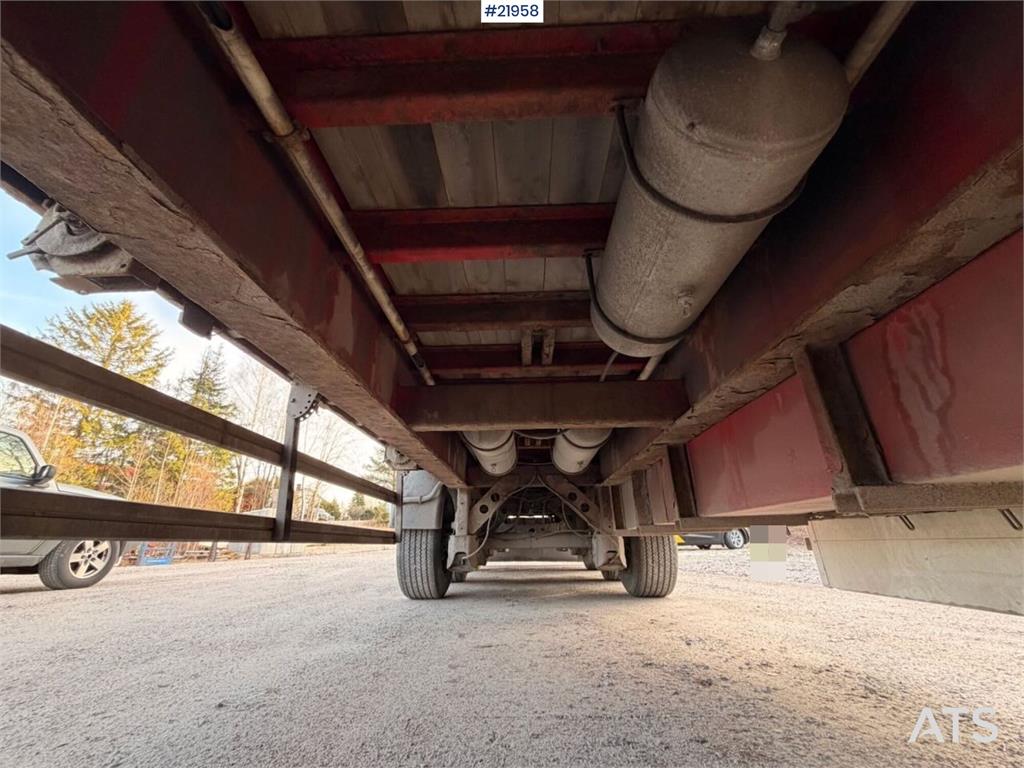 Tyllis L3 3-axle flatbed semi-trailer with side boards Re