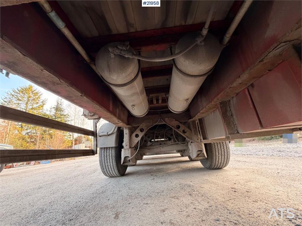 Tyllis L3 3-axle flatbed semi-trailer with side boards Re