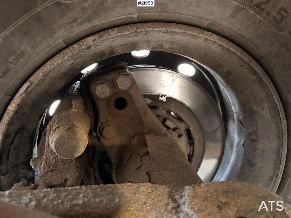 Tyllis L3 3-axle flatbed semi-trailer with side boards Re