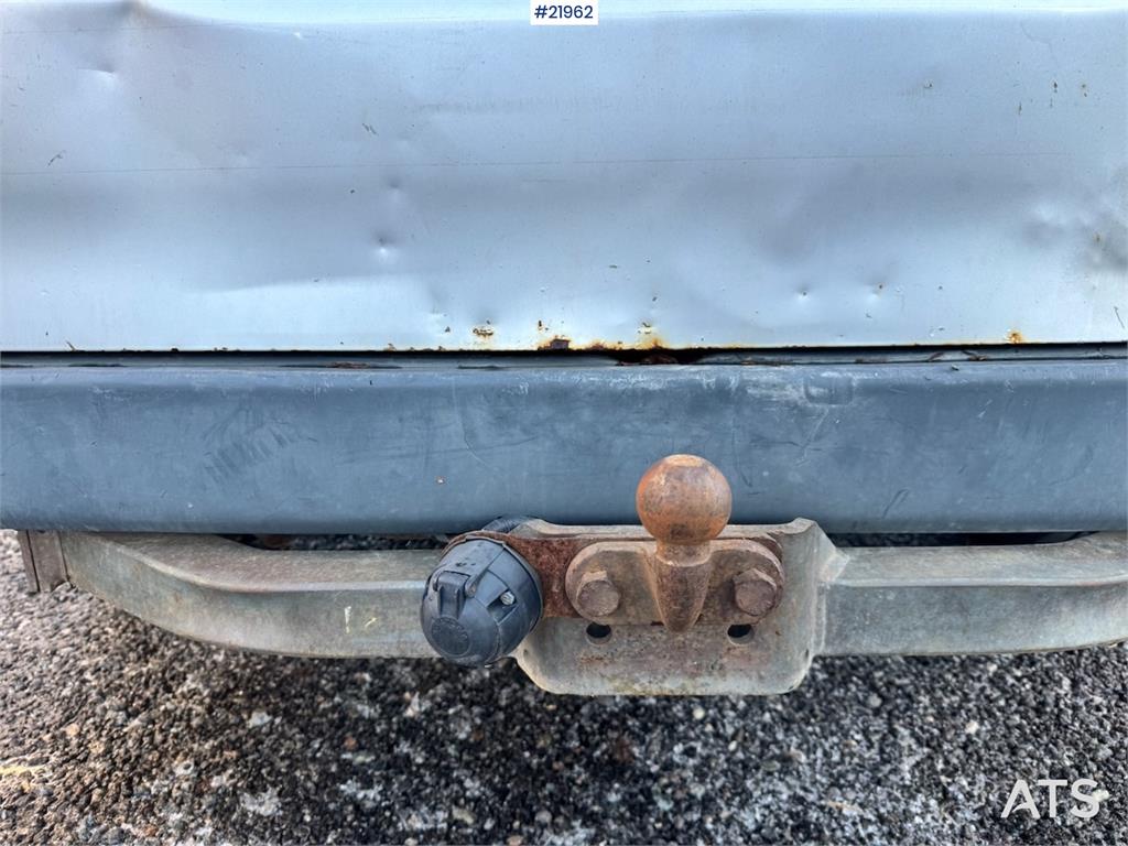 Toyota Hiace 4WD. Lots of rust. 6 seats!