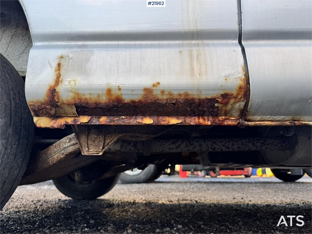 Toyota Hiace 4WD. Lots of rust. 6 seats!