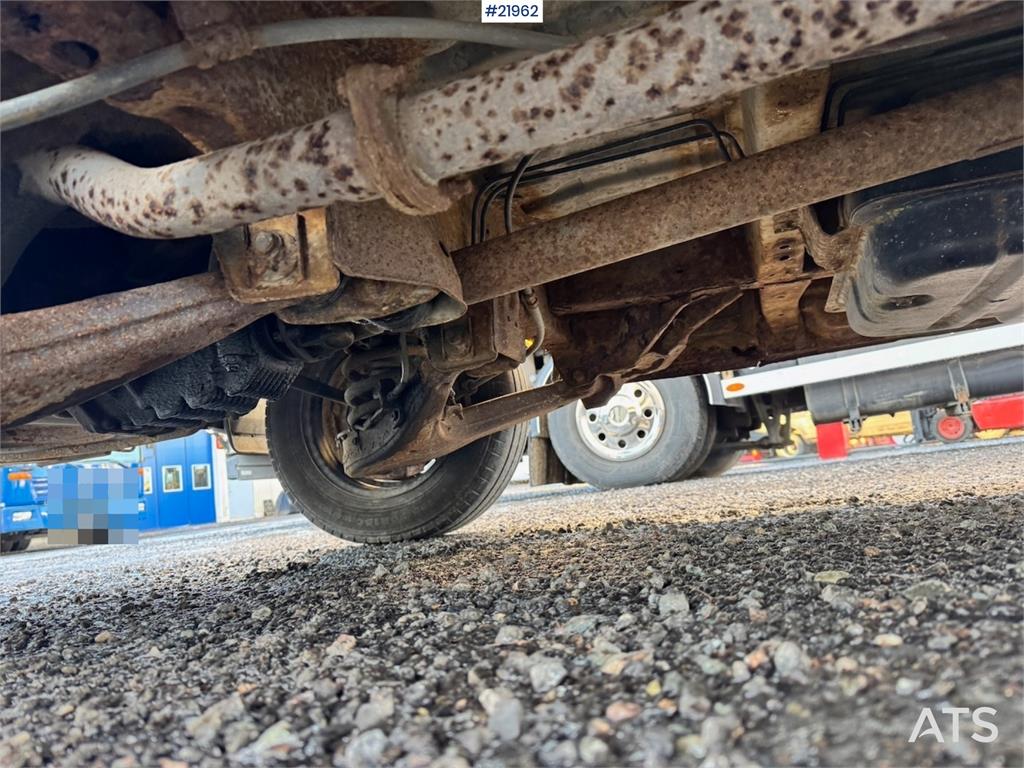 Toyota Hiace 4WD. Lots of rust. 6 seats!