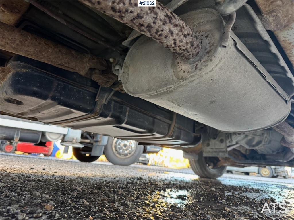 Toyota Hiace 4WD. Lots of rust. 6 seats!