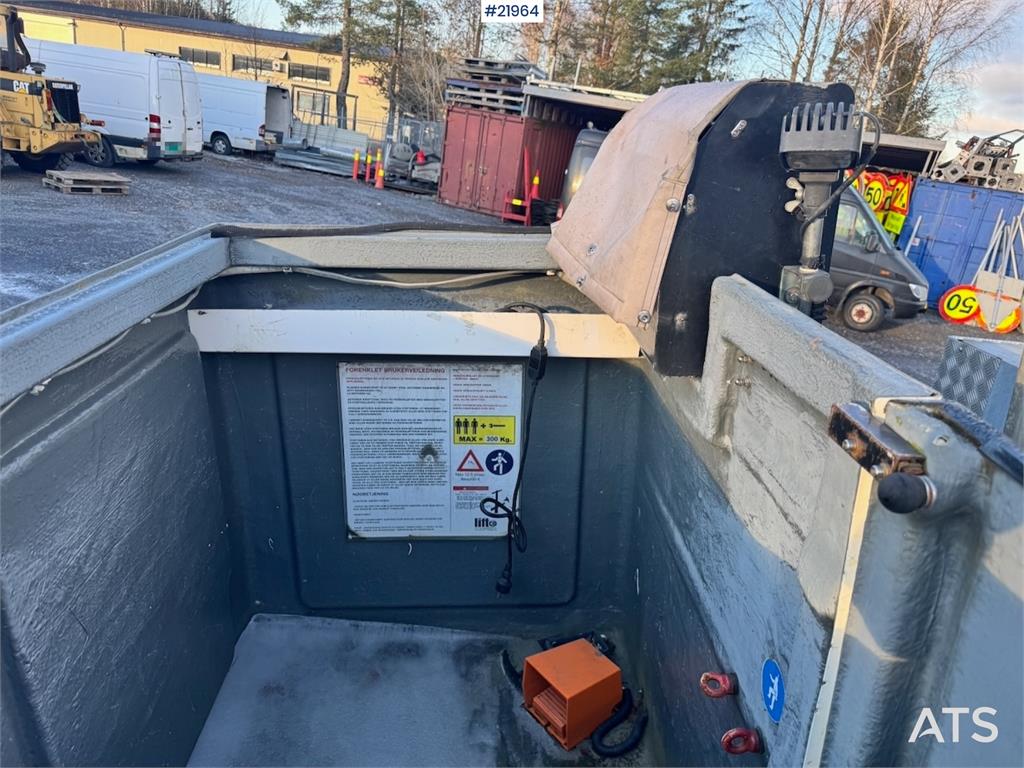 MAN TGM 15.250 Lift truck w/ 18 m Working height. 132,