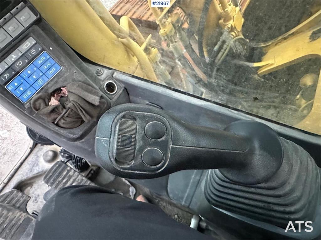 Komatsu PC240LC-8 Crawler Excavator w/ Digger Bucket.