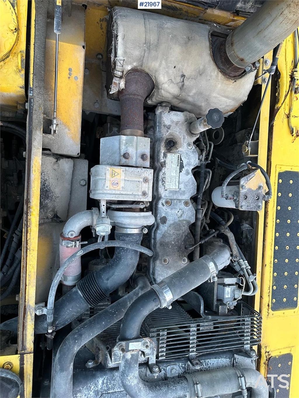 Komatsu PC240LC-8 Crawler Excavator w/ Digger Bucket.