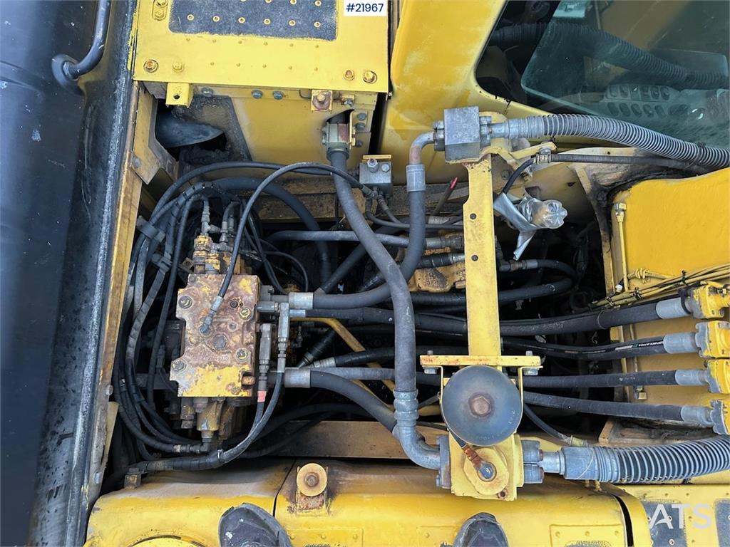 Komatsu PC240LC-8 Crawler Excavator w/ Digger Bucket.