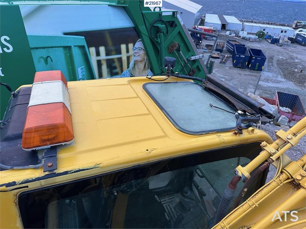 Komatsu PC240LC-8 Crawler Excavator w/ Digger Bucket.