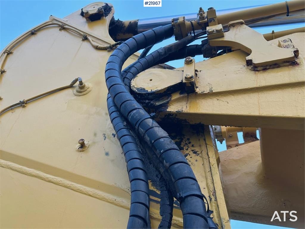 Komatsu PC240LC-8 Crawler Excavator w/ Digger Bucket.