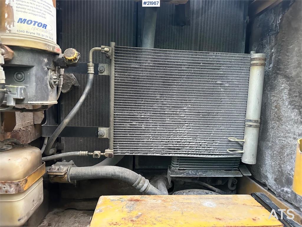 Komatsu PC240LC-8 Crawler Excavator w/ Digger Bucket.