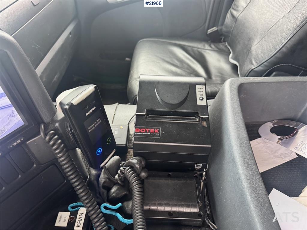 Scania P340 6x2 Refuse truck w/ Crane.