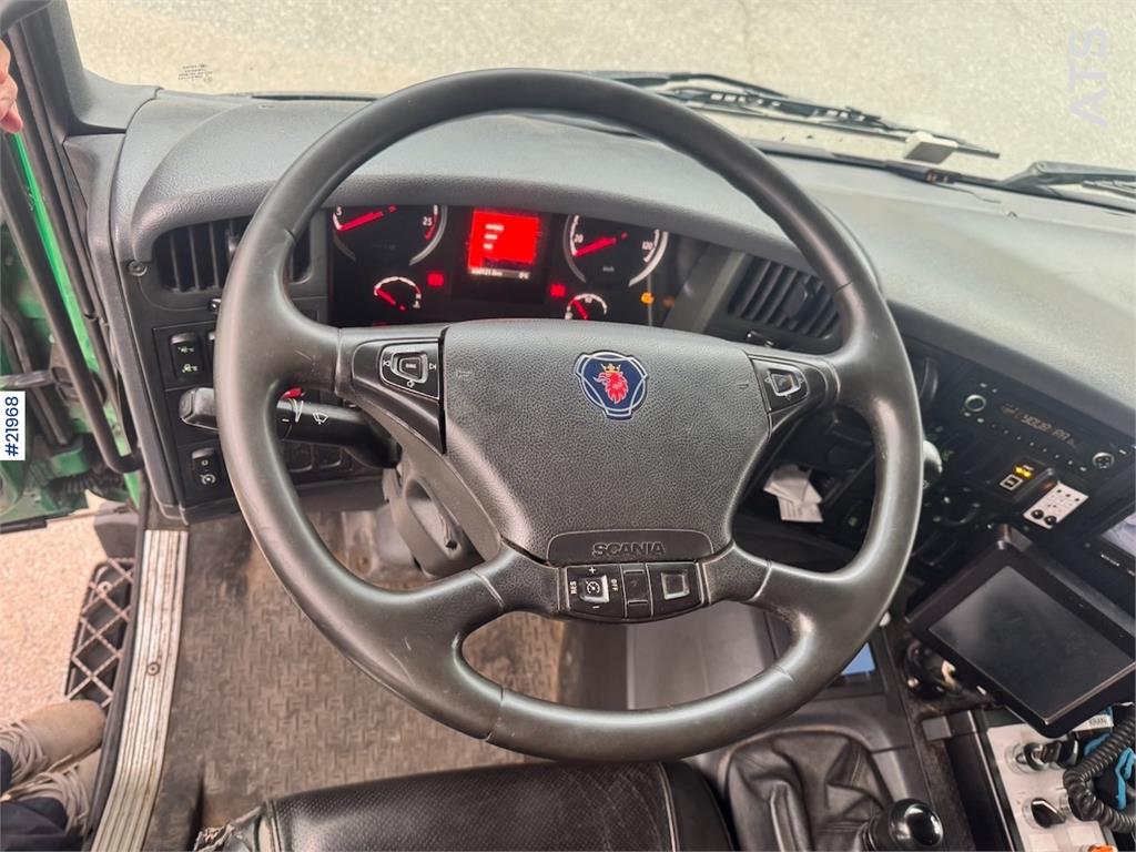 Scania P340 6x2 Refuse truck w/ Crane.