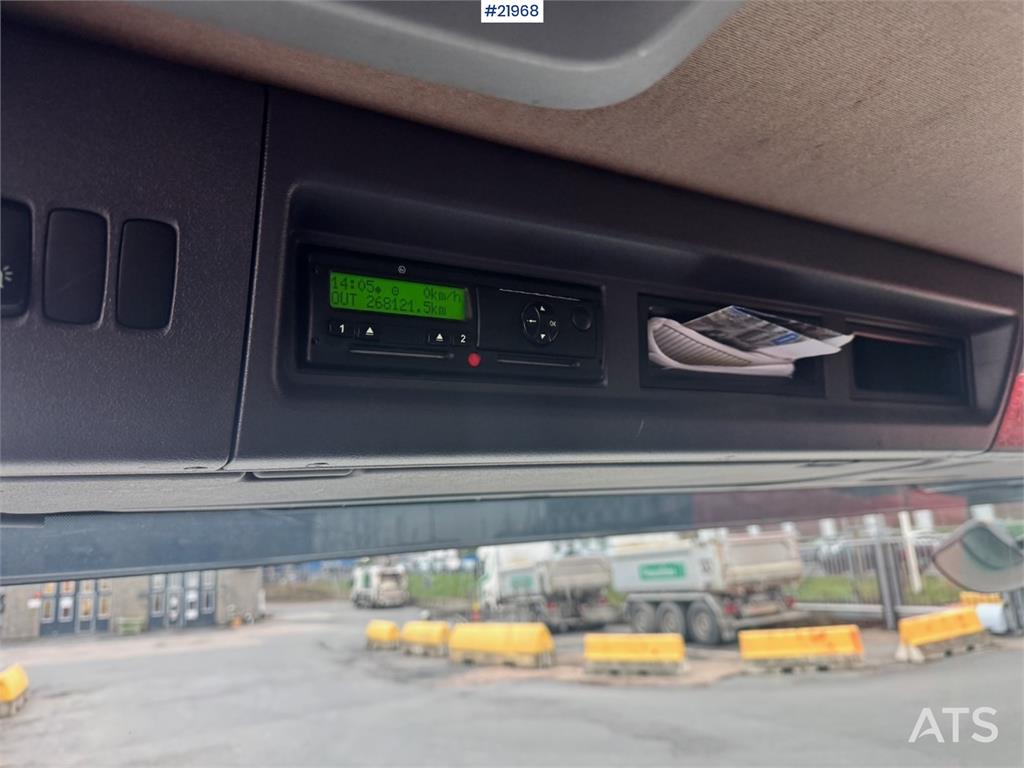 Scania P340 6x2 Refuse truck w/ Crane.