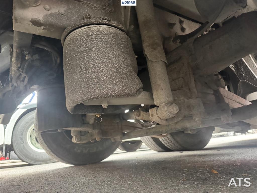 Scania P340 6x2 Refuse truck w/ Crane.