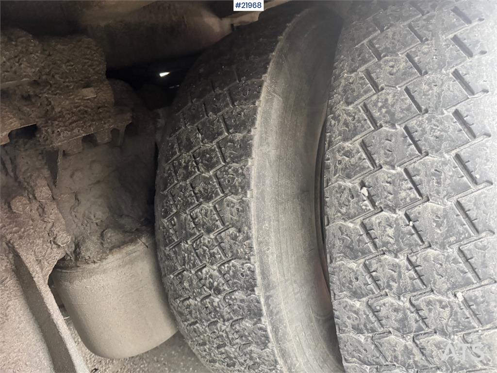 Scania P340 6x2 Refuse truck w/ Crane.