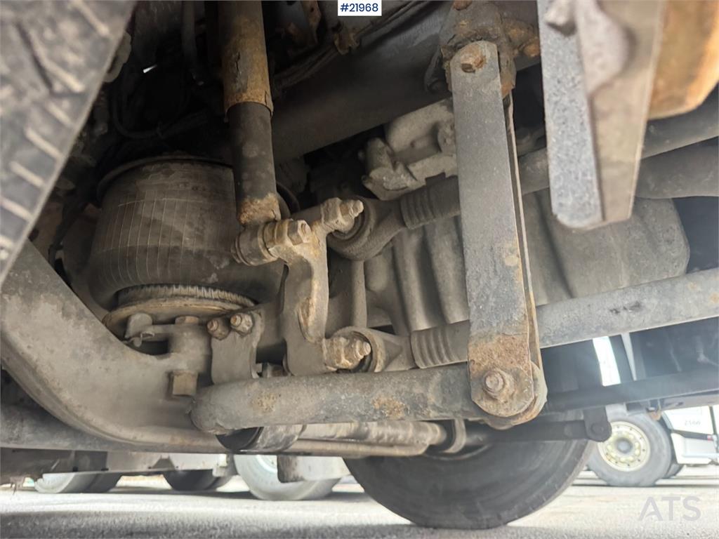 Scania P340 6x2 Refuse truck w/ Crane.