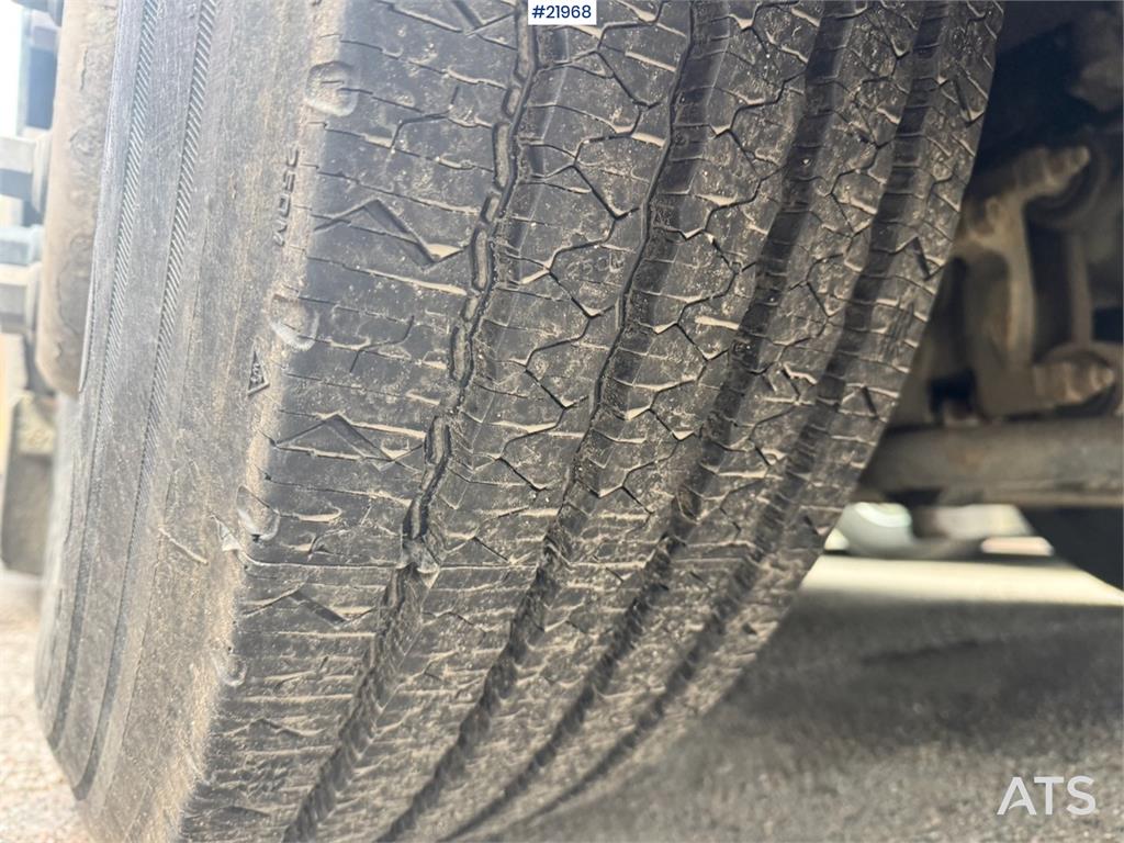 Scania P340 6x2 Refuse truck w/ Crane.